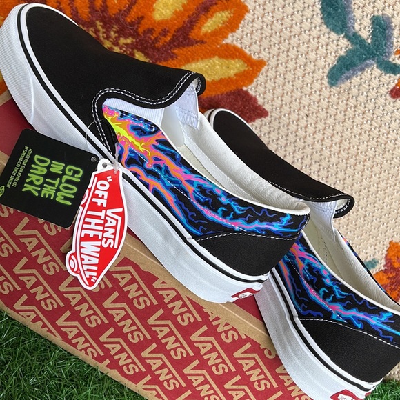 Vans Classic Slip On Electric Flame Black/True White Men’s sneakers - Picture 15 of 16